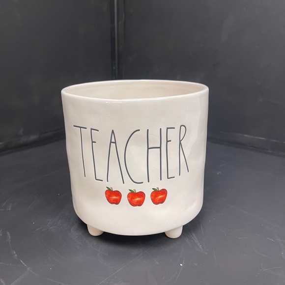 Rae Dunn Planter / pot - Picture 1 of 7